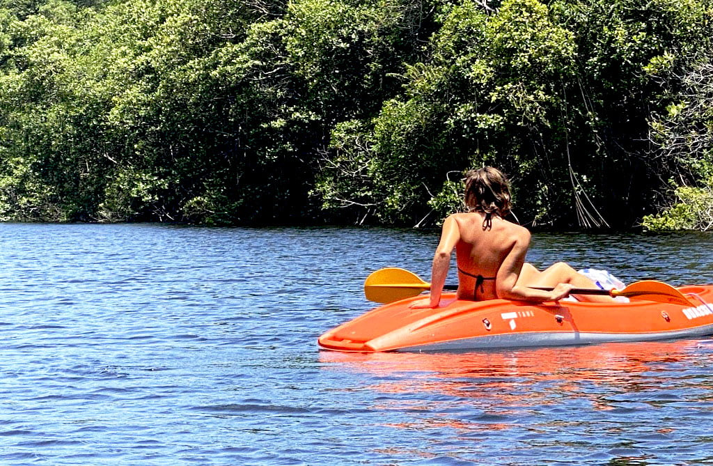 Femme dos kayak
