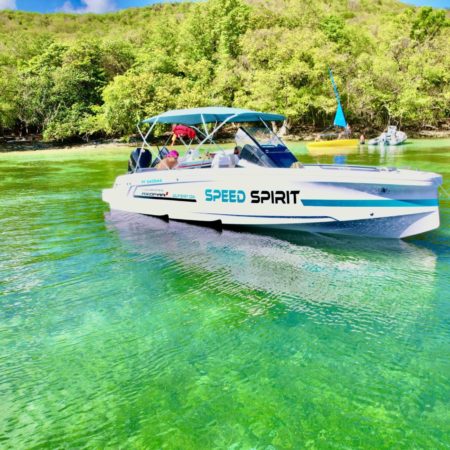 Speed Spirit Axopar 22 Spyder eau turquoise