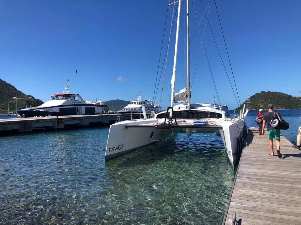 Location Bateau Catamaran Martinique Skipper Marin Plage Salines Rocher Diamant Activites Nautiques Conciergerie Gardiennage Reparation Moteur Expertise Marina Azur Spirit.pngts42 Castor Principal Les Saintes